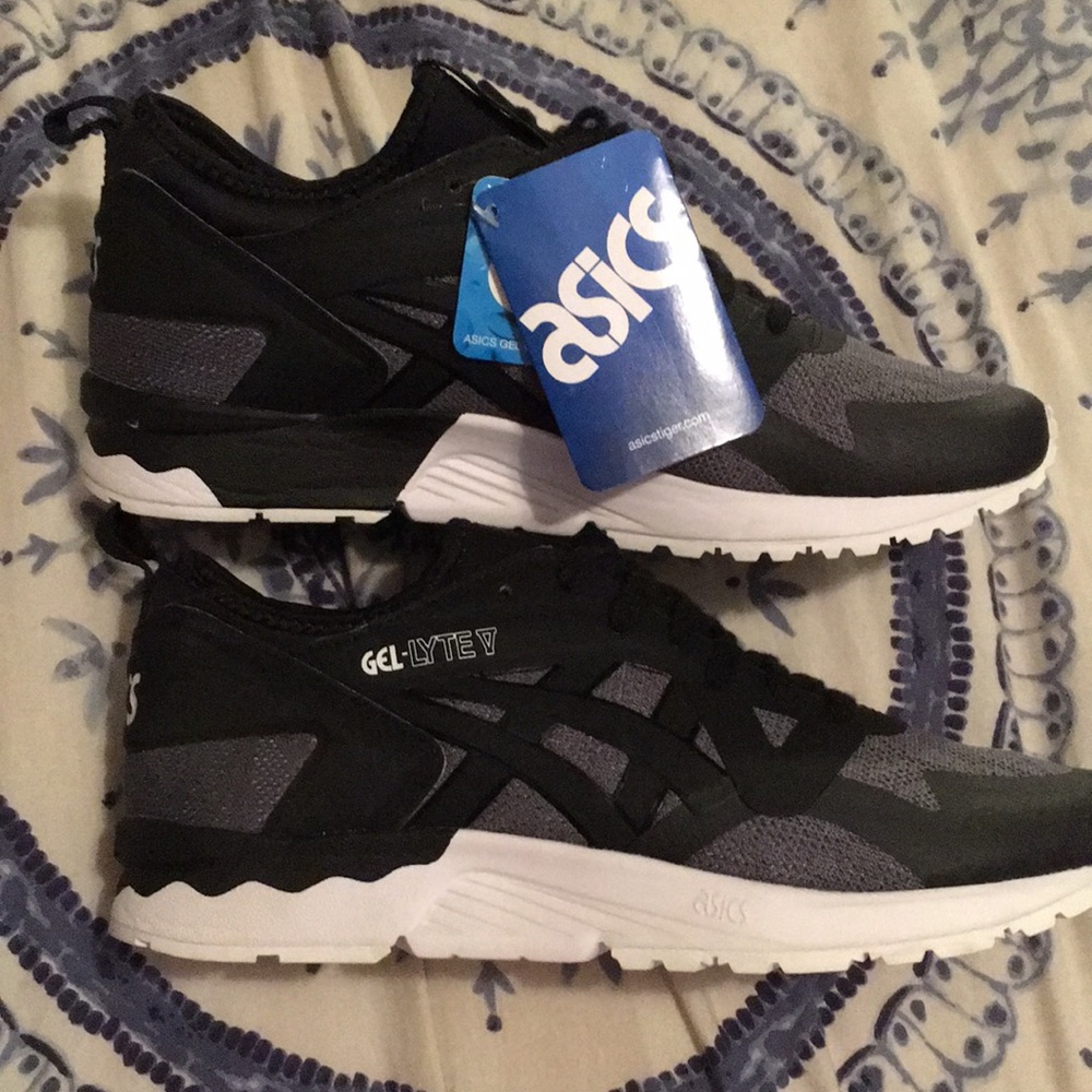 COPY - BNWT ASICS Gel-Lyte V NS